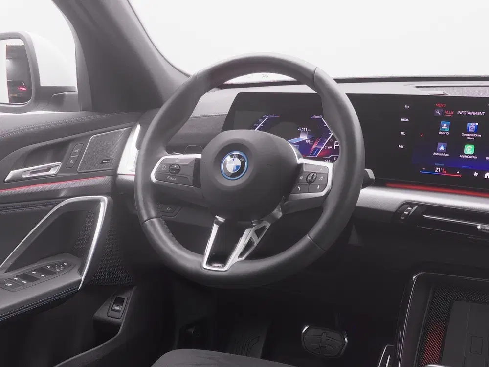 BMW iX2 eDrive20 M Sport uit 2025, foto 8