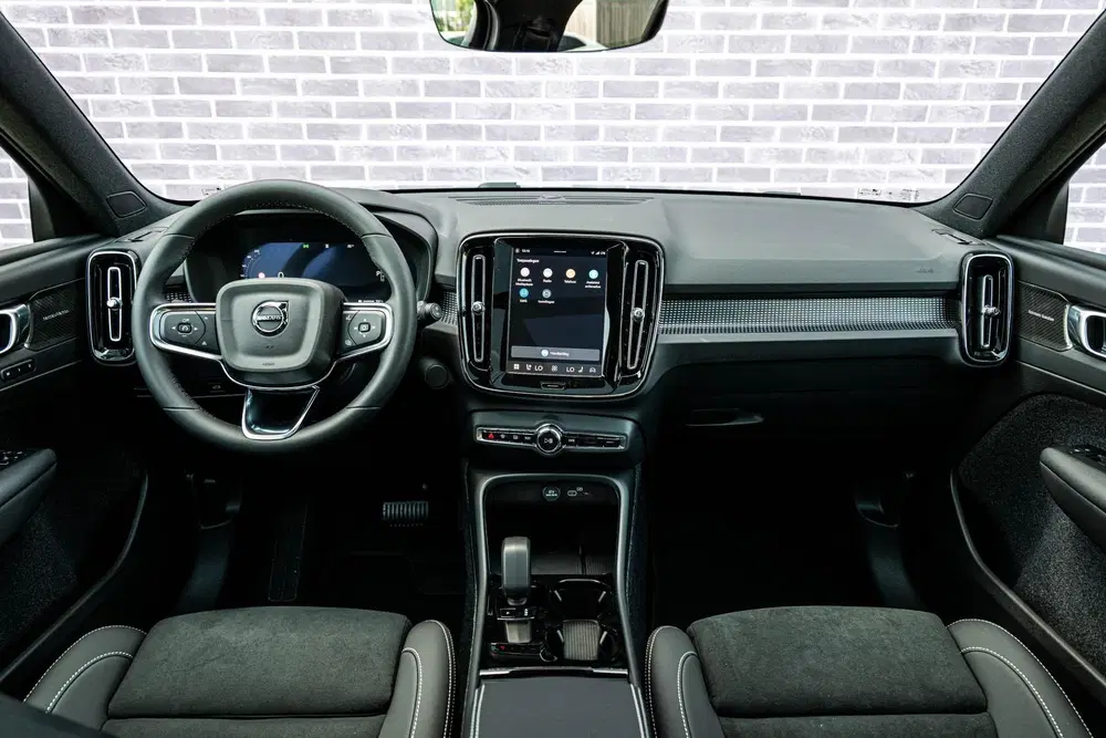 Volvo EX40 Single Motor Extended Range Ultra Black Ed uit 2026, foto 6