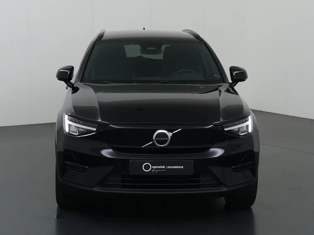 Volvo XC40 Single Motor Extended Range Plus 82kWh uit 2024, foto 3