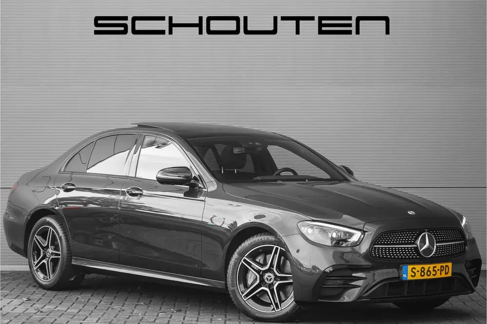 Mercedes-Benz E-Klasse 300 e AMG Line Night Pano Burmester A uit 2021, foto 13