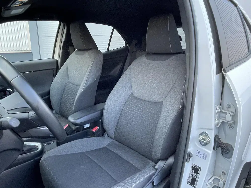 Toyota Yaris Cross 1.5 Hybrid Dynamic Org NL en 1e Eigenaar uit 2022, foto 3