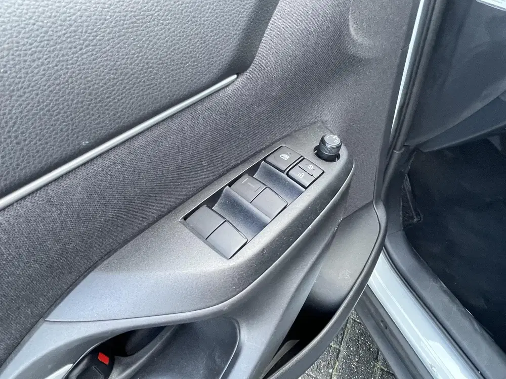 Toyota Yaris Cross 1.5 Hybrid Dynamic Org NL en 1e Eigenaar uit 2022, foto 5