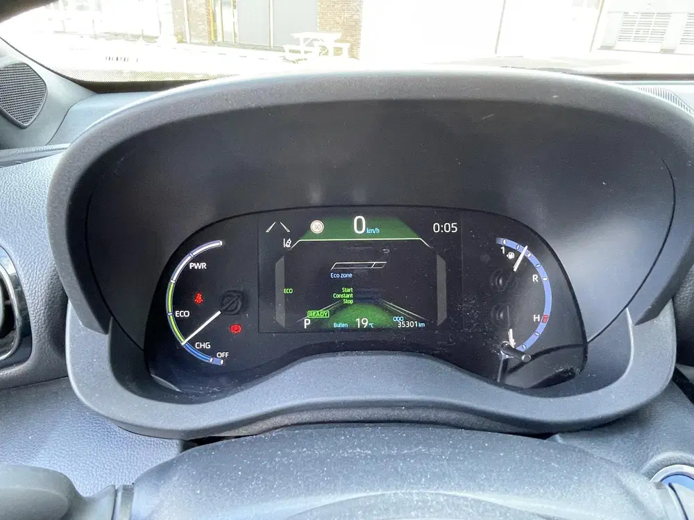 Toyota Yaris Cross 1.5 Hybrid Dynamic Org NL en 1e Eigenaar uit 2022, foto 9