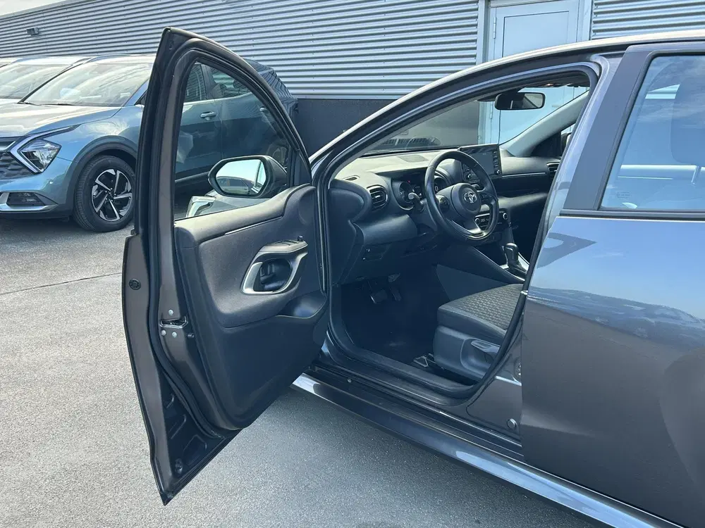 Toyota Yaris 1.5 Hybrid Dynamic 1e eigenaar dealer onde uit 2023, foto 12