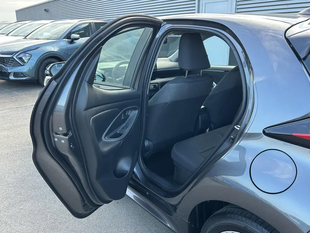 Toyota Yaris 1.5 Hybrid Dynamic 1e eigenaar dealer onde uit 2023, foto 15