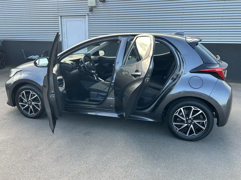 Toyota Yaris 1.5 Hybrid Dynamic 1e eigenaar dealer onde uit 2023, foto 3