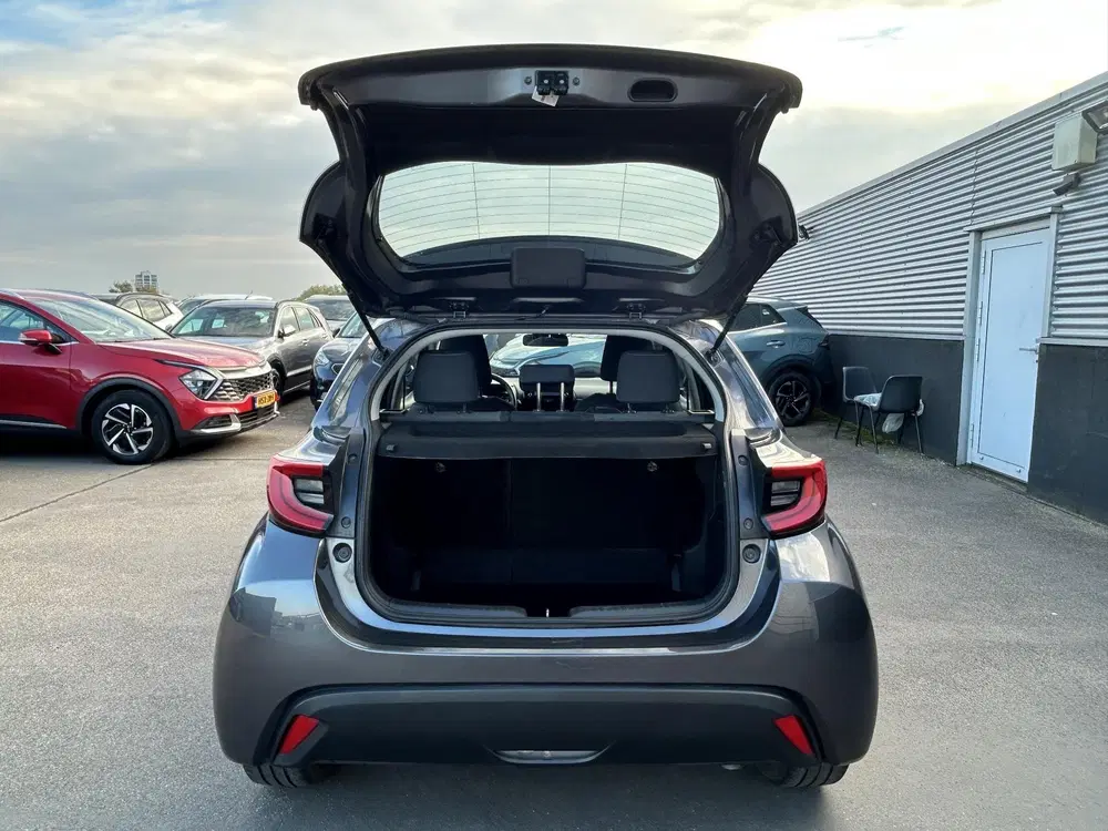 Toyota Yaris 1.5 Hybrid Dynamic 1e eigenaar dealer onde uit 2023, foto 6