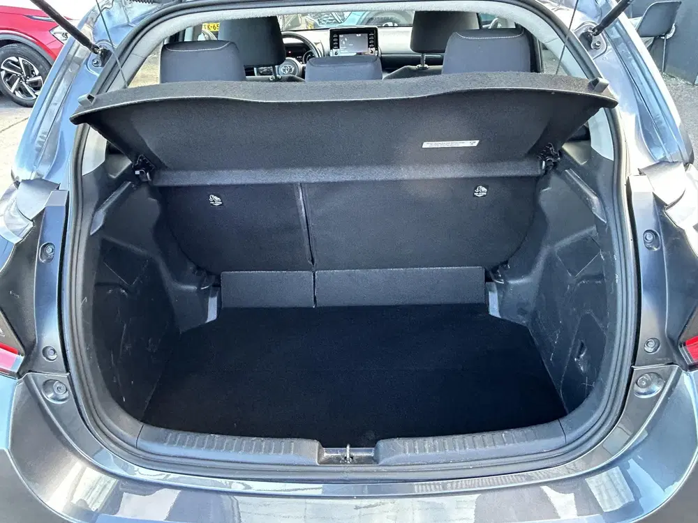 Toyota Yaris 1.5 Hybrid Dynamic 1e eigenaar dealer onde uit 2023, foto 7