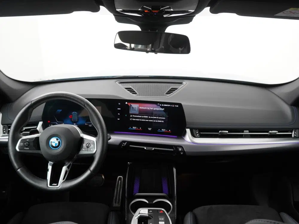 BMW iX1 xDrive30 Launch Edition 67 kWh uit 2024, foto 11