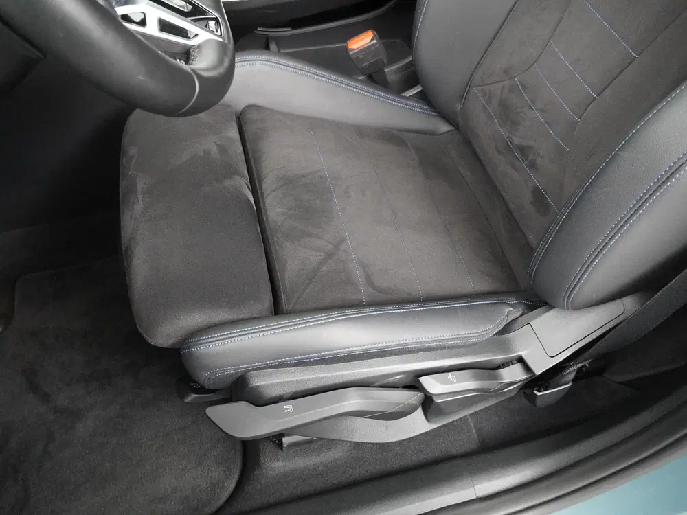 BMW iX1 xDrive30 Launch Edition 67 kWh uit 2024, foto 12