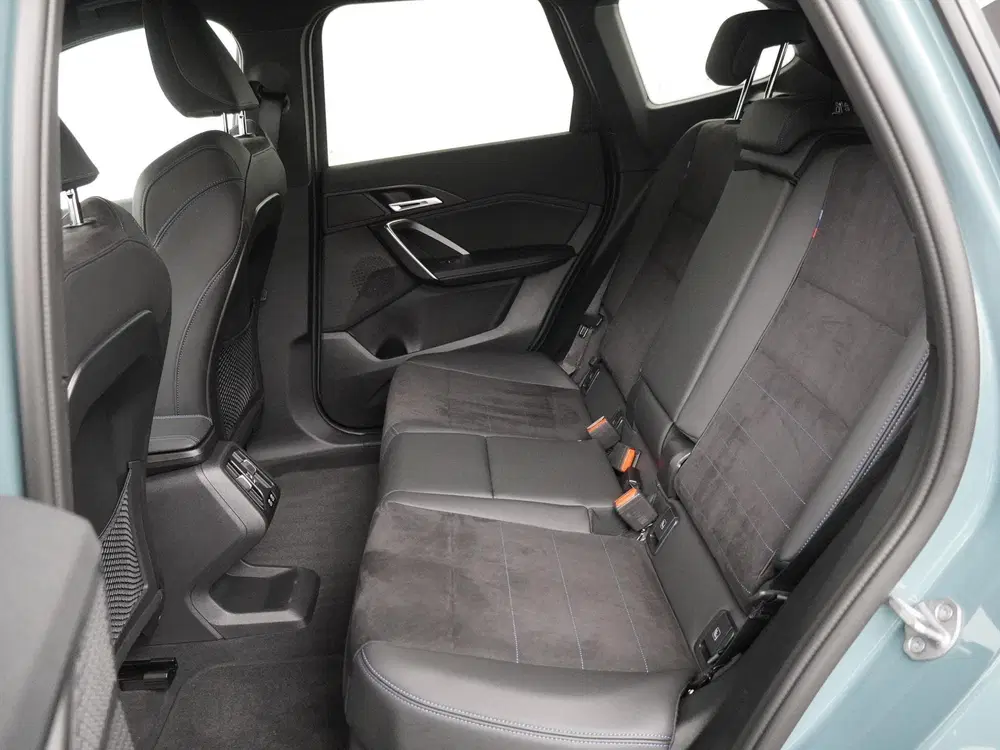 BMW iX1 xDrive30 Launch Edition 67 kWh uit 2024, foto 13