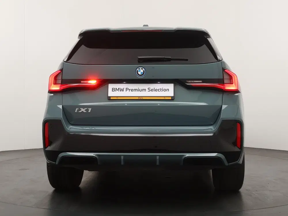 BMW iX1 xDrive30 Launch Edition 67 kWh uit 2024, foto 8