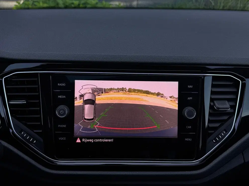 Volkswagen T-Roc 2.0 TSI R 4Motion PANO uit 2021, foto 12