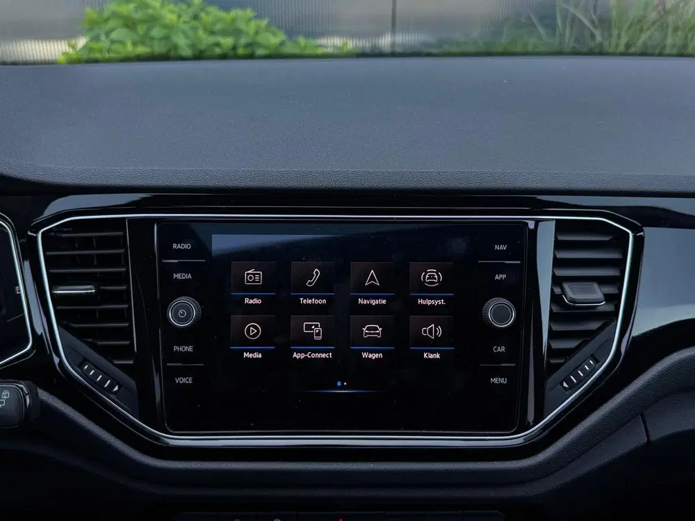 Volkswagen T-Roc 2.0 TSI R 4Motion PANO uit 2021, foto 15