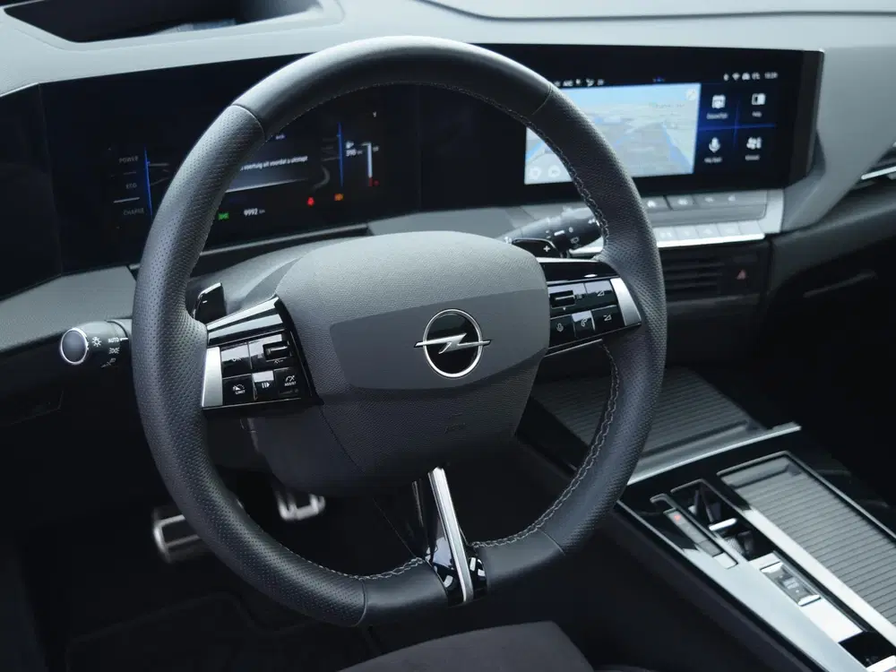Opel Astra 1.2 Turbo Hybrid Ultimate Schuifdak l Appl uit 2025, foto 6
