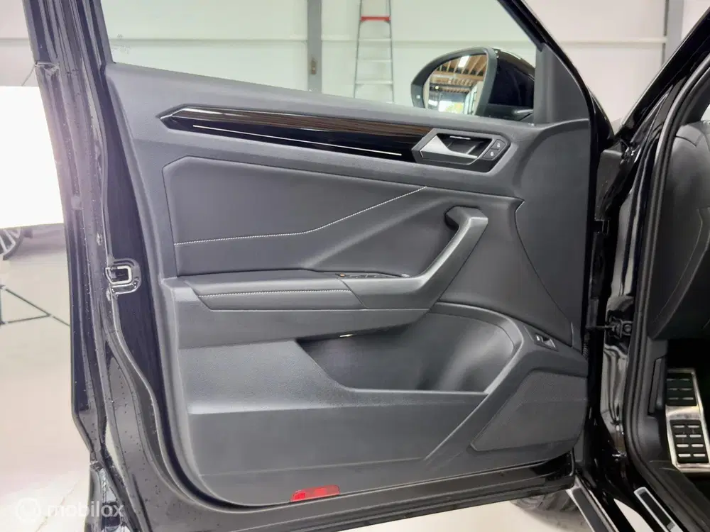 Volkswagen T-Roc 1.5 TSI R-Line uit 2022, foto 9