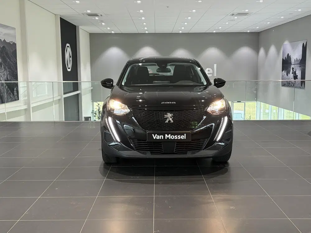 Peugeot 2008 1.2 PureTech Active Pack uit 2022, foto 2