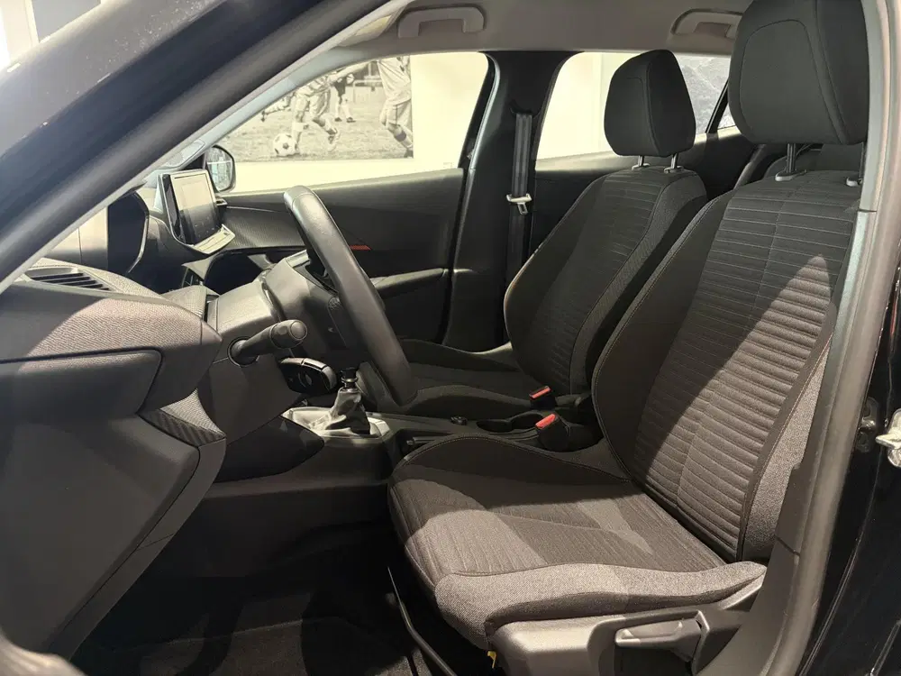 Peugeot 2008 1.2 PureTech Active Pack uit 2022, foto 6