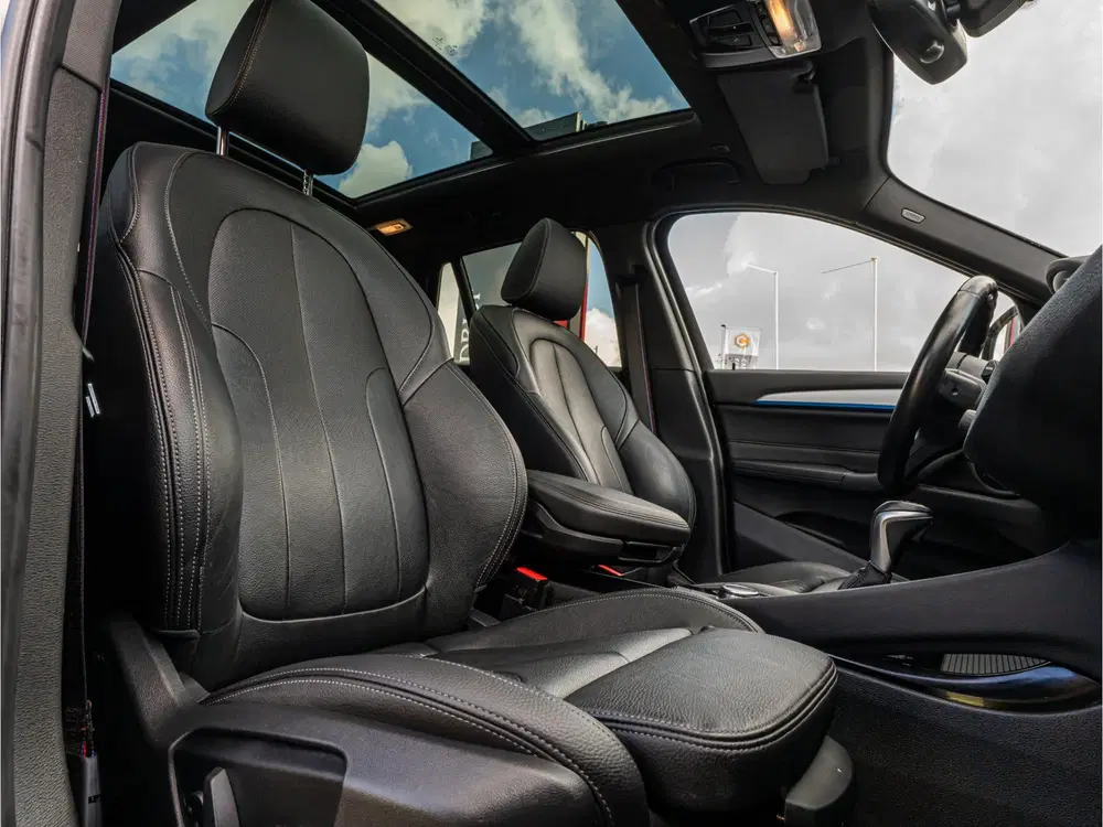 BMW X1 xDrive25e High Exe M-Sport PANO CAMERA HUD uit 2022, foto 4