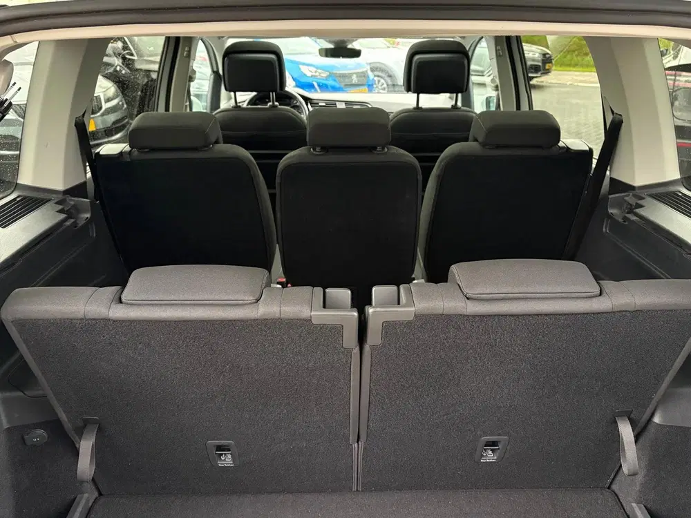 Volkswagen Touran 2.0 TDI Highline 7 Persoons uit 2022, foto 14