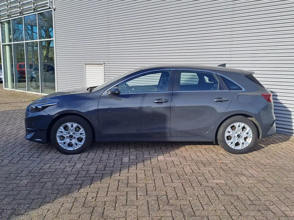 Kia Ceed 1.0 T-GDi DynamicLine uit 2024, foto 2