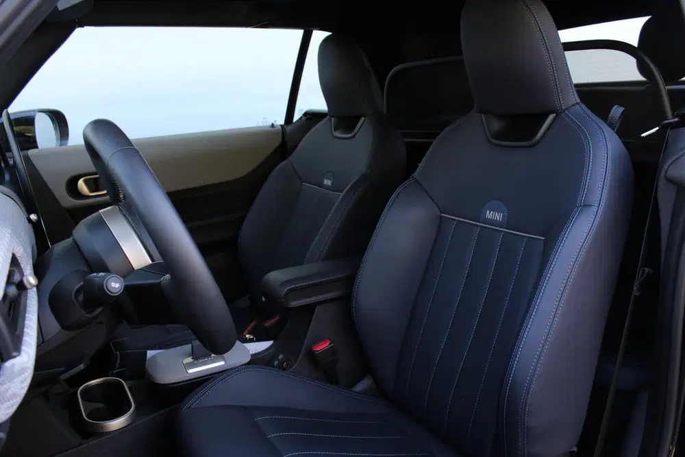 Mini Cabrio Cooper C Automaat uit 2025, foto 15
