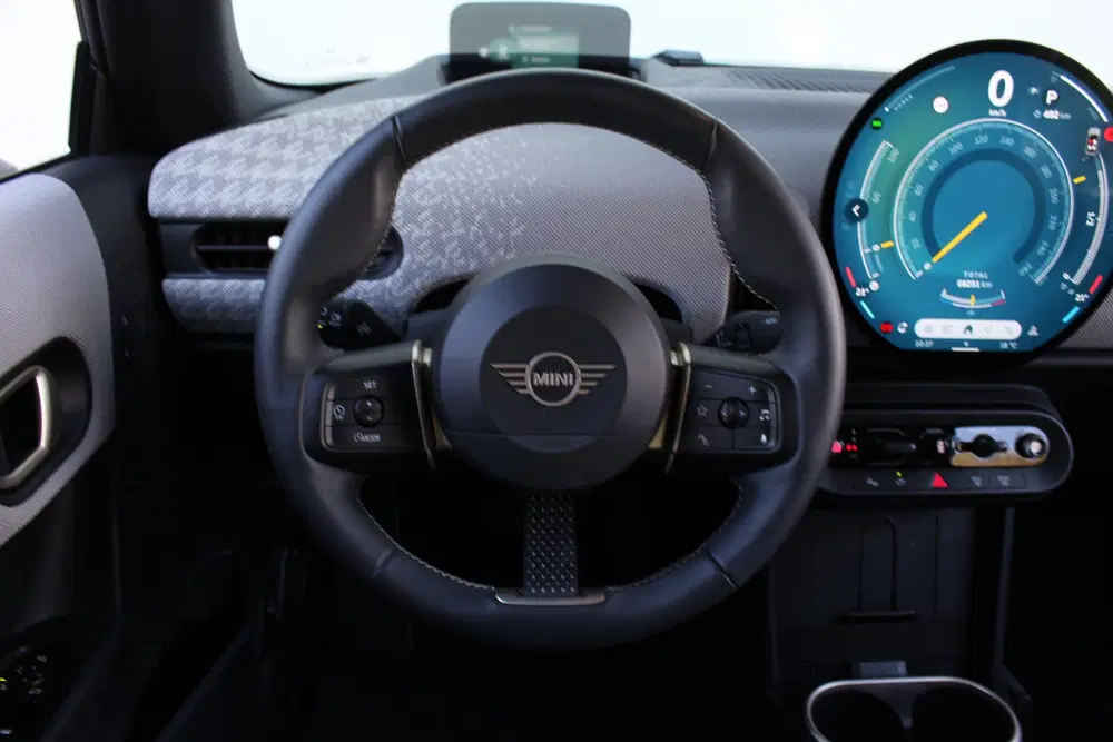 Mini Cabrio Cooper C Automaat uit 2025, foto 4
