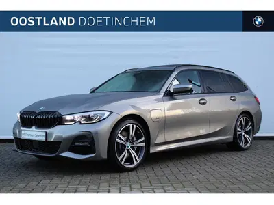 BMW 3-serie 330e High Executive M Sport Automaat uit 2022