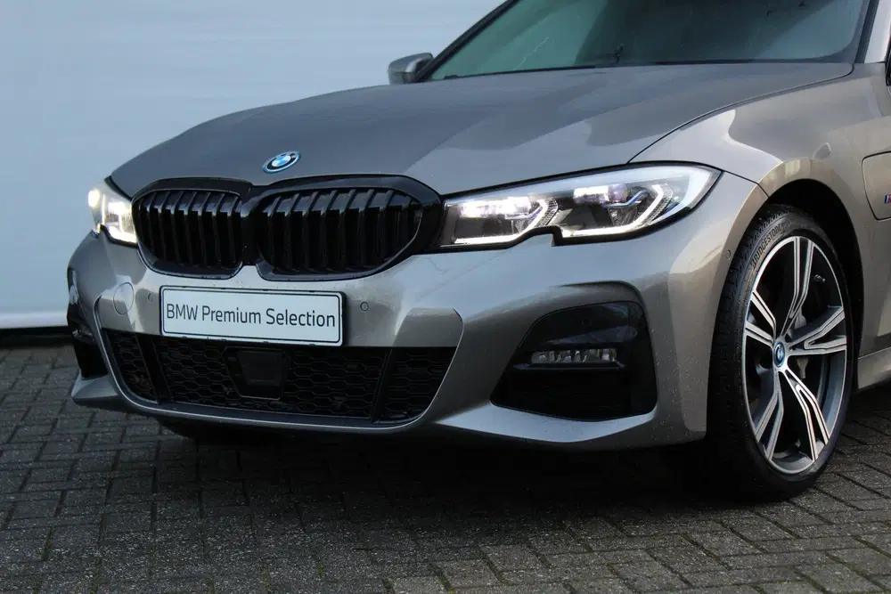 BMW 3-serie 330e High Executive M Sport Automaat uit 2022, foto 10