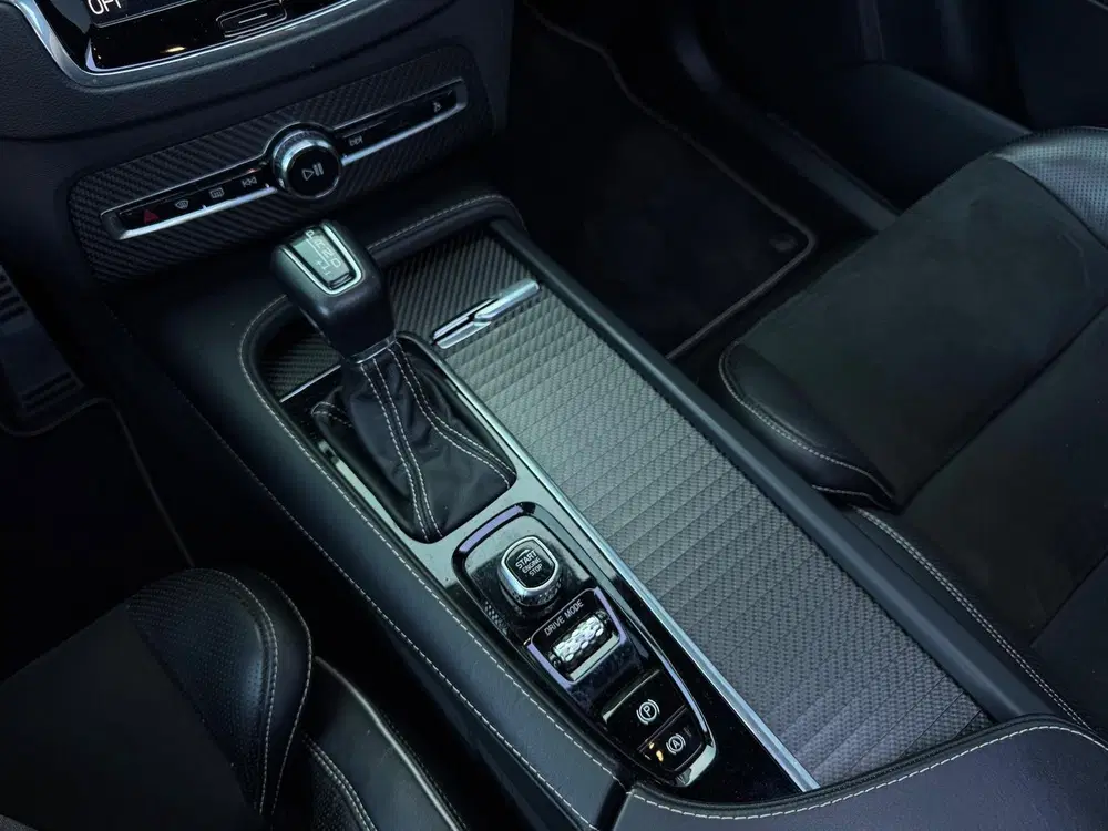 Volvo XC90 2.0 T5 AWD R-Design FULL PANO uit 2019, foto 15