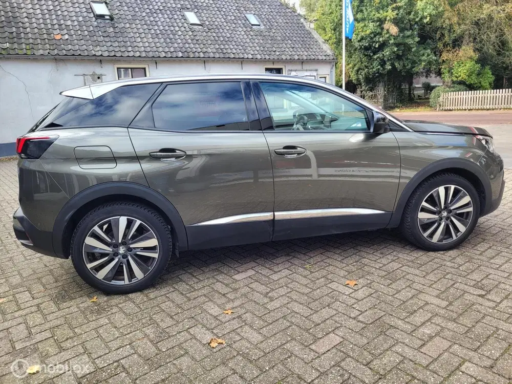 Peugeot 3008 1.2 PureTech Allure clima car play uit 2020, foto 4