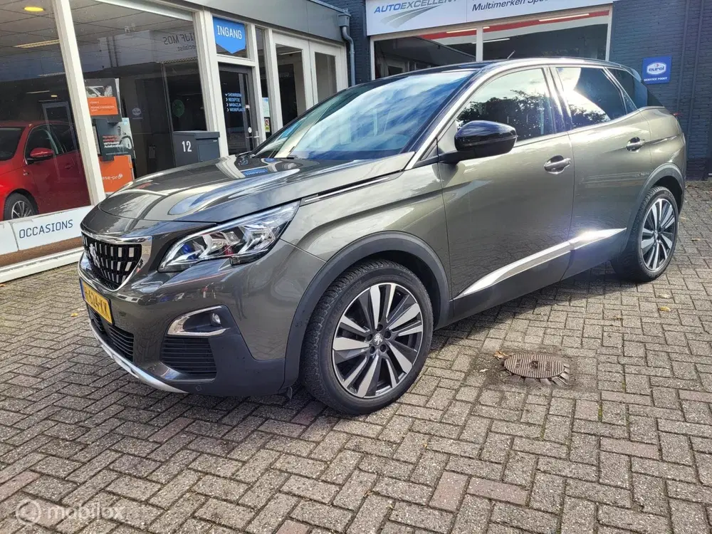 Peugeot 3008 1.2 PureTech Allure clima car play uit 2020, foto 9