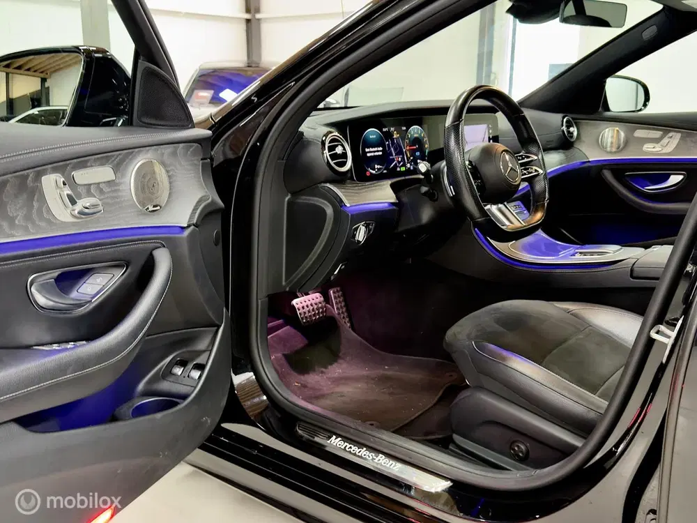Mercedes-Benz E-Klasse Mercedes E-klasse 300 e 4MATIC AMG uit 2021, foto 13