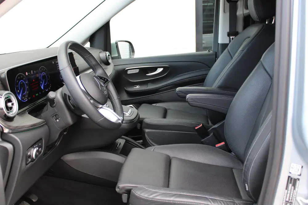 Mercedes-Benz EQV 300 L3 uit 2024, foto 8