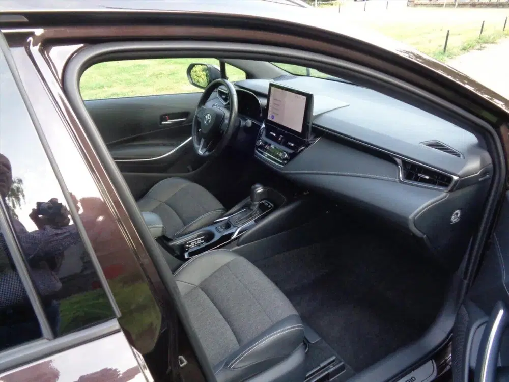 Toyota Corolla Hybrid 140 Dynamic Team Editio uit 2023, foto 6
