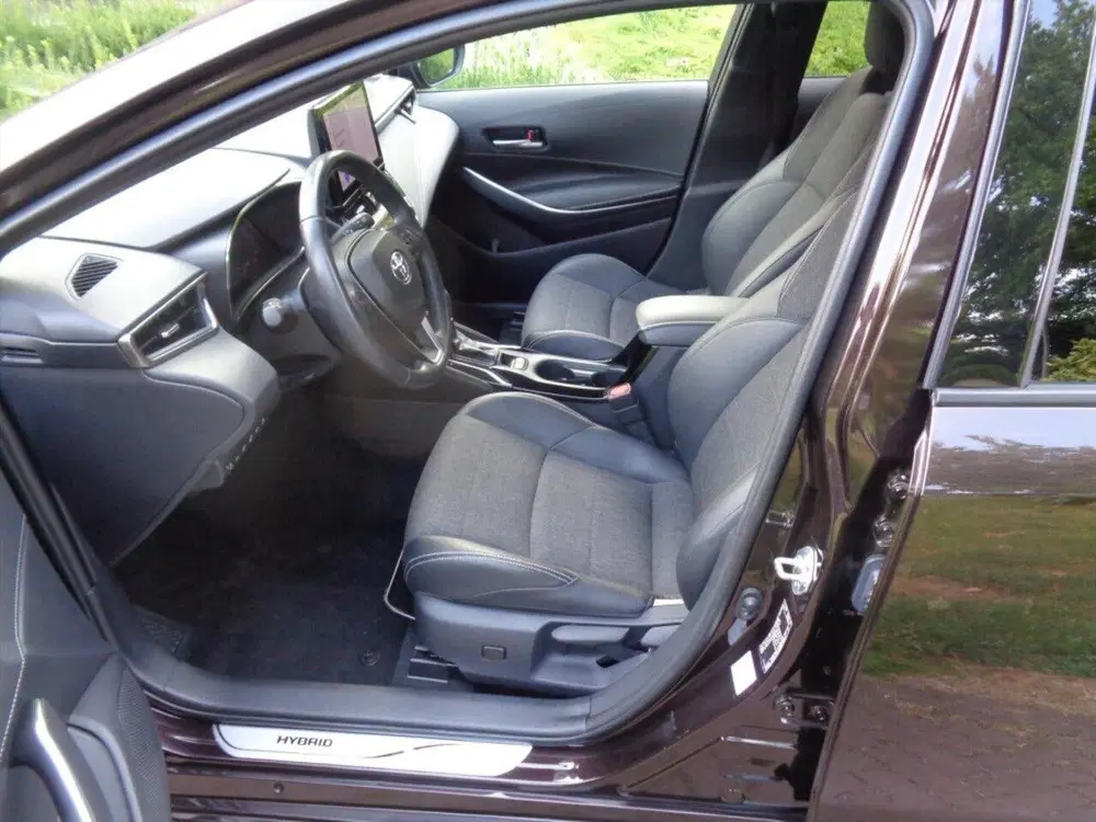 Toyota Corolla Hybrid 140 Dynamic Team Editio uit 2023, foto 9