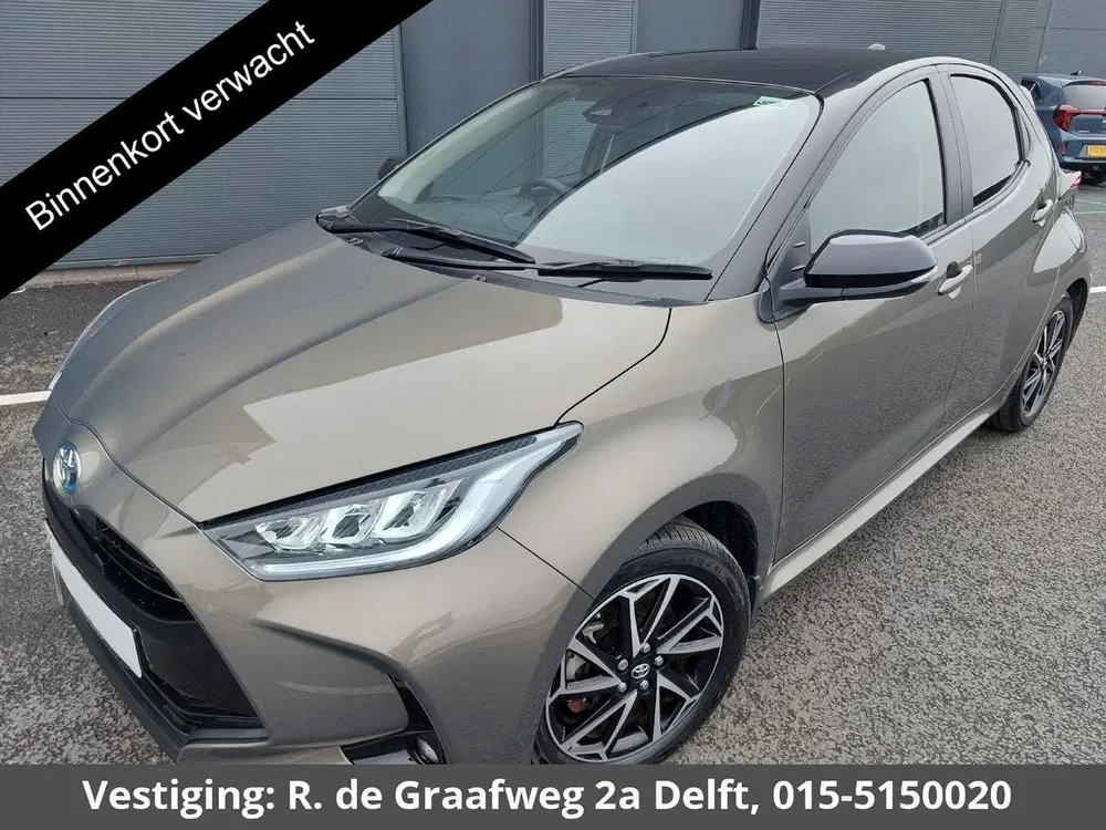 Toyota Yaris 1.5 Hybrid Dynamic Bi-Tone uit 2022