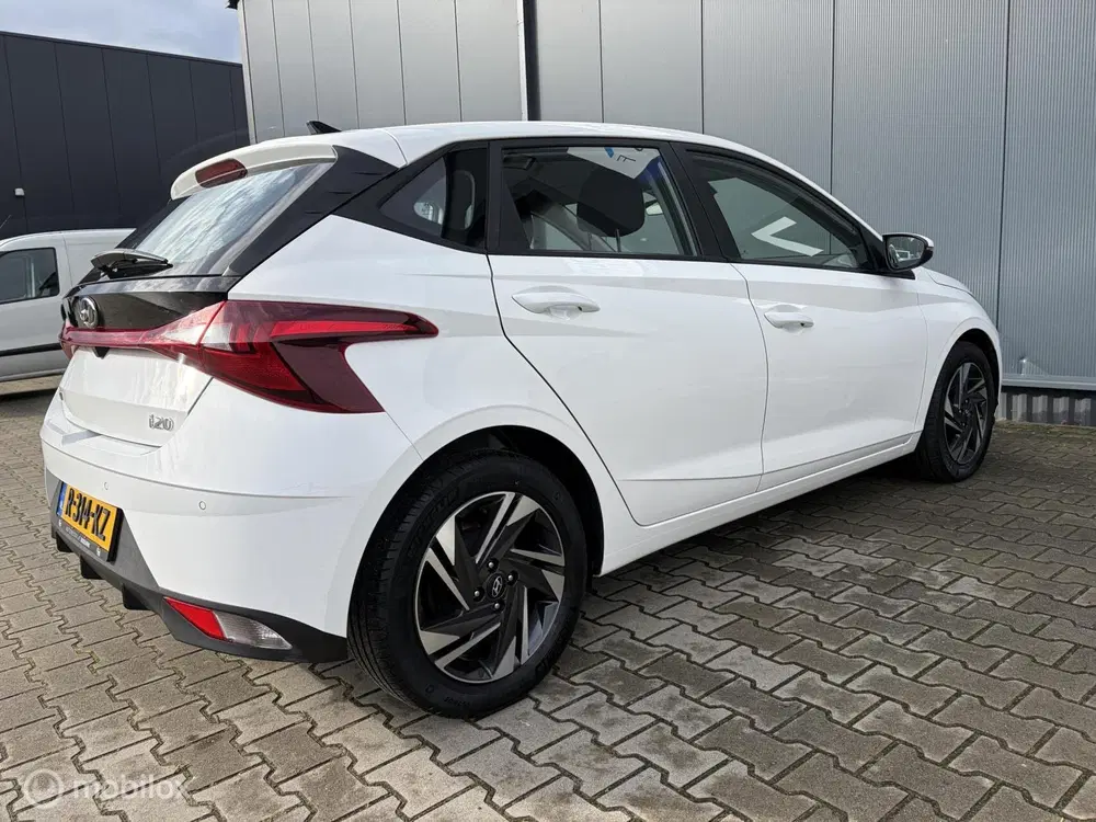 Hyundai i20 1.2 MPI Comfort Smart Navi Pdc Cruise Came uit 2022, foto 2