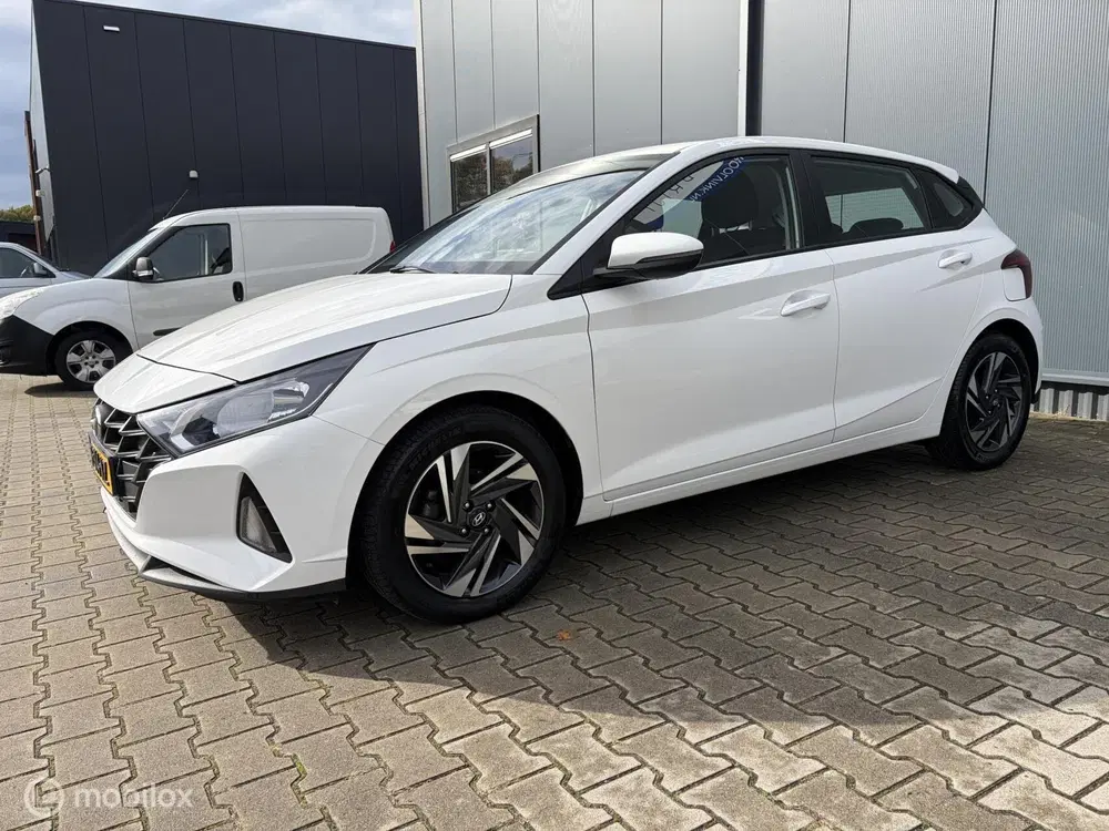 Hyundai i20 1.2 MPI Comfort Smart Navi Pdc Cruise Came uit 2022, foto 3