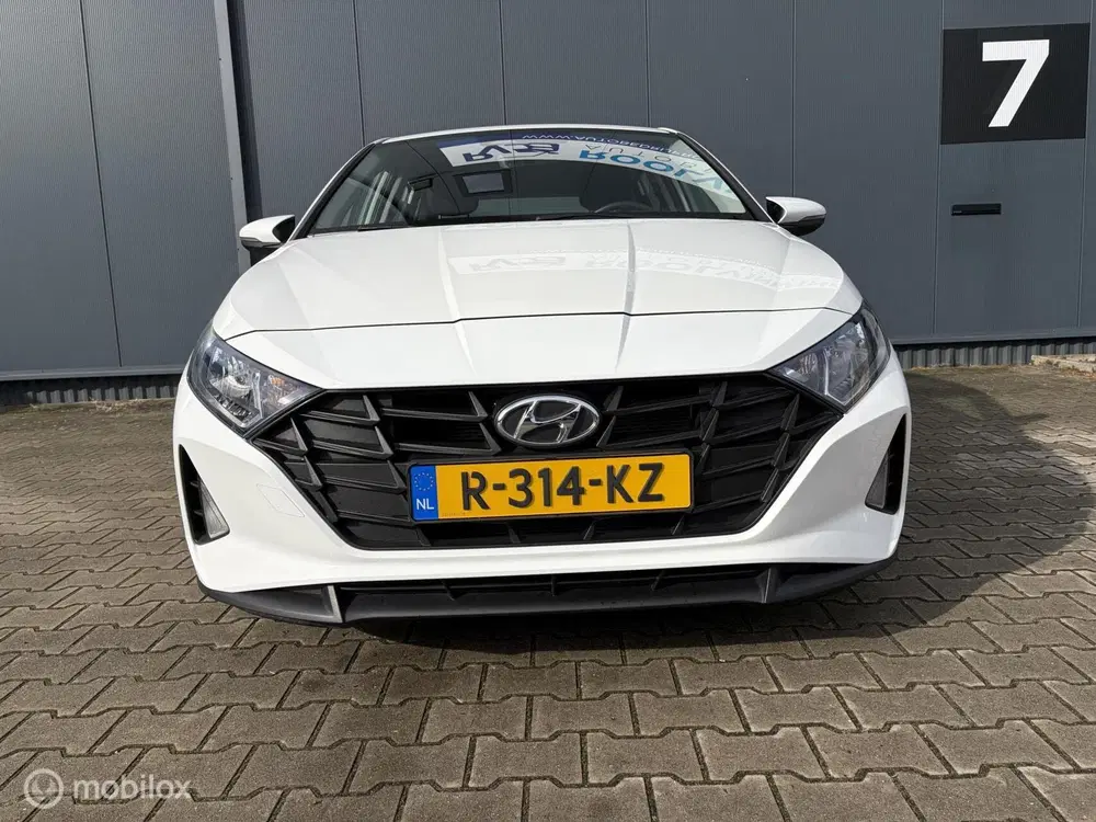Hyundai i20 1.2 MPI Comfort Smart Navi Pdc Cruise Came uit 2022, foto 9