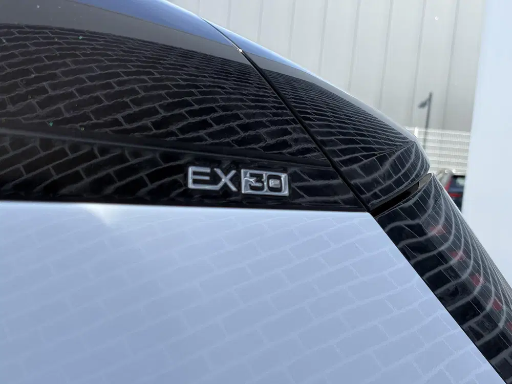 Volvo EX30 Single Motor Extended Range Plus 69 kWh uit 2024, foto 10