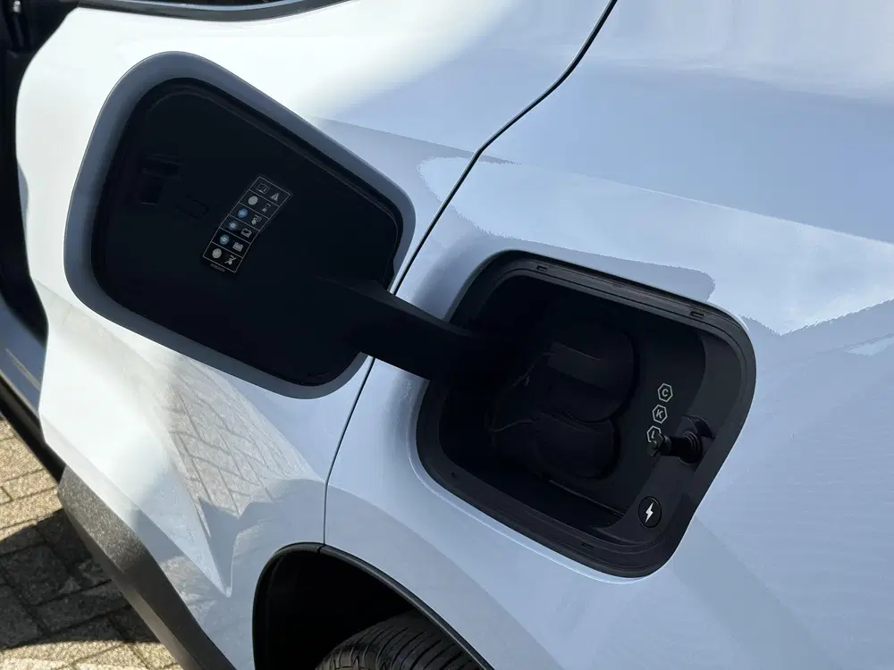 Volvo EX30 Single Motor Extended Range Plus 69 kWh uit 2024, foto 9
