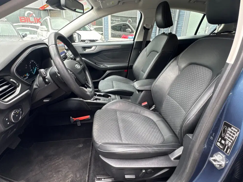 Ford Focus 1.0 EcoBoost Titanium Business uit 2019, foto 9