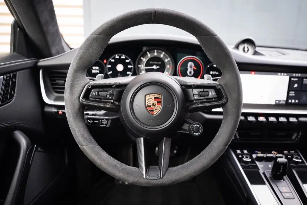Porsche 911 992 3.8 Turbo S uit 2020, foto 9