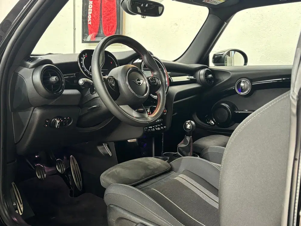 Mini John Cooper Works 1.5 Cooper Dalston Edition uit 2021, foto 6