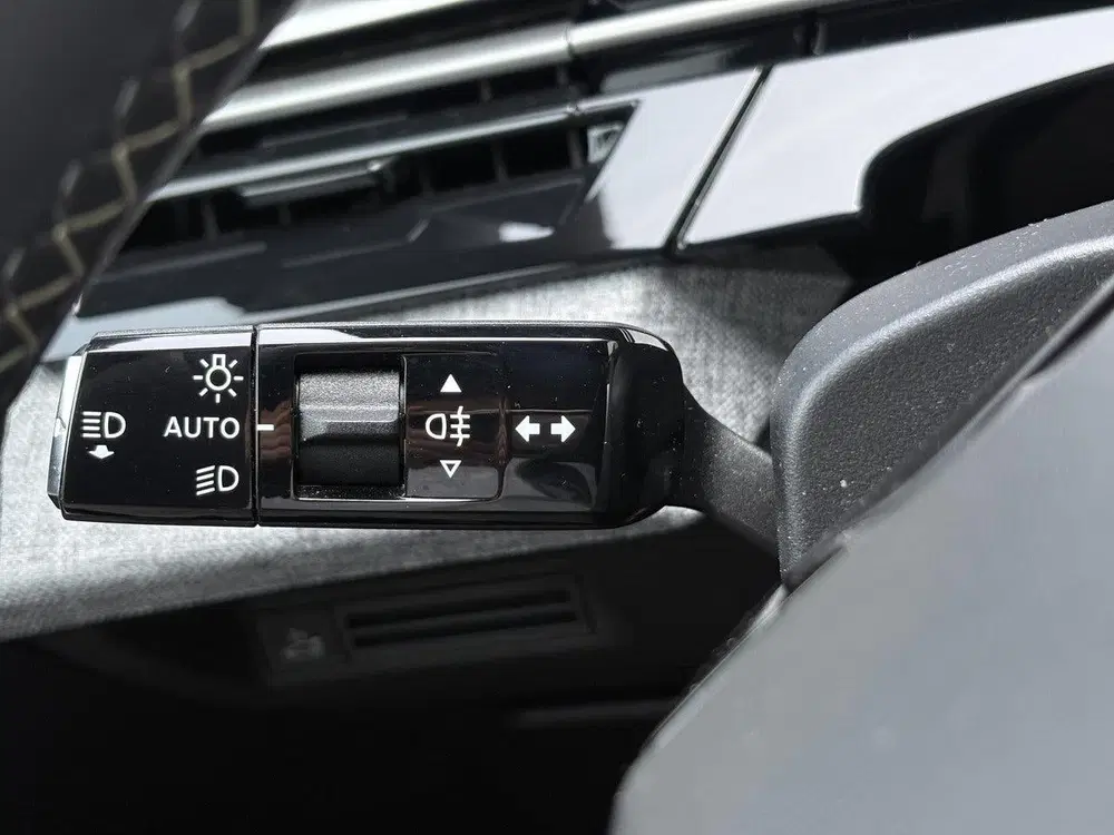 Peugeot 5008 1.2 Hybrid e-DSC6 GT uit 2025, foto 15