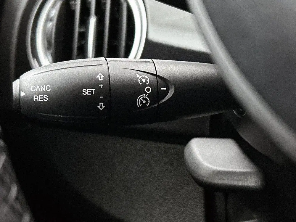 Fiat 500 1.0 70pk Hybrid Launch Edition uit 2020, foto 15