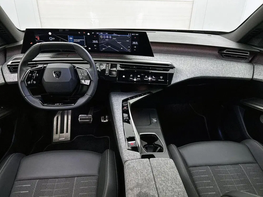 Peugeot 5008 GT 145pk Hybrid Automaat uit 2025, foto 11