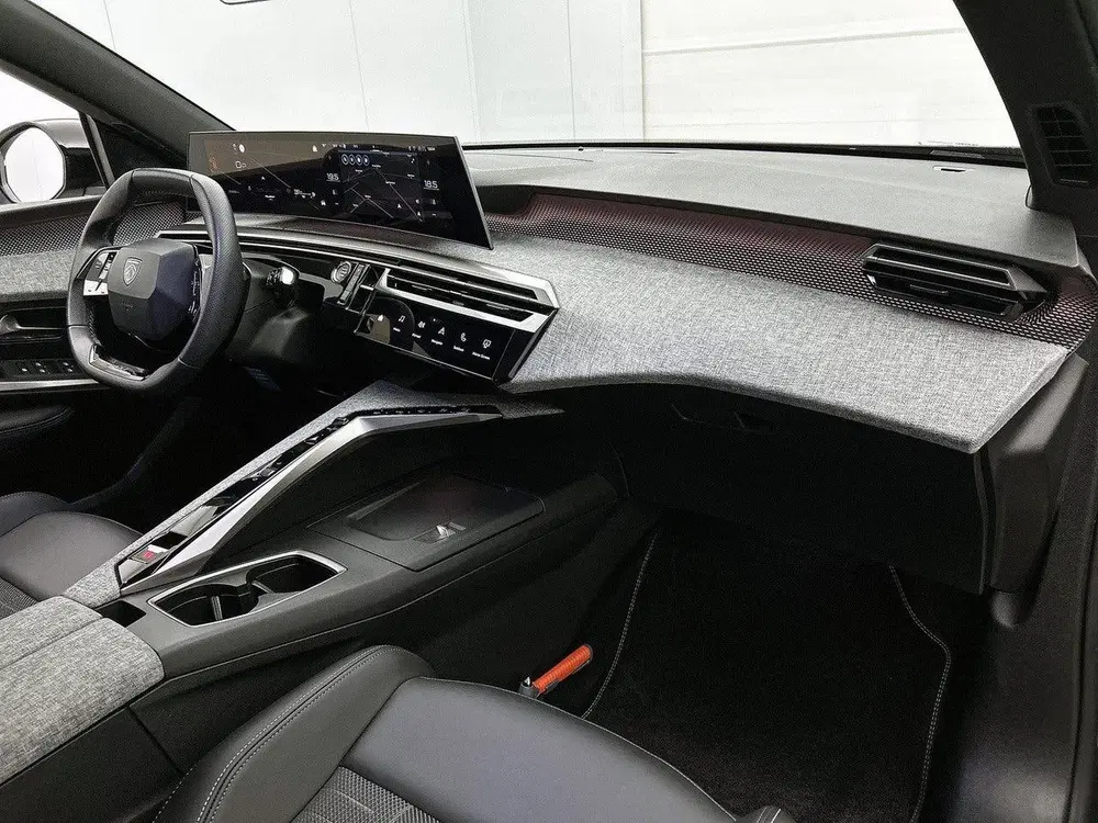 Peugeot 5008 GT 145pk Hybrid Automaat uit 2025, foto 12