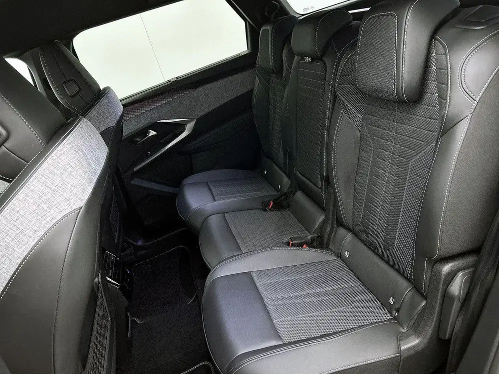 Peugeot 5008 GT 145pk Hybrid Automaat uit 2025, foto 13